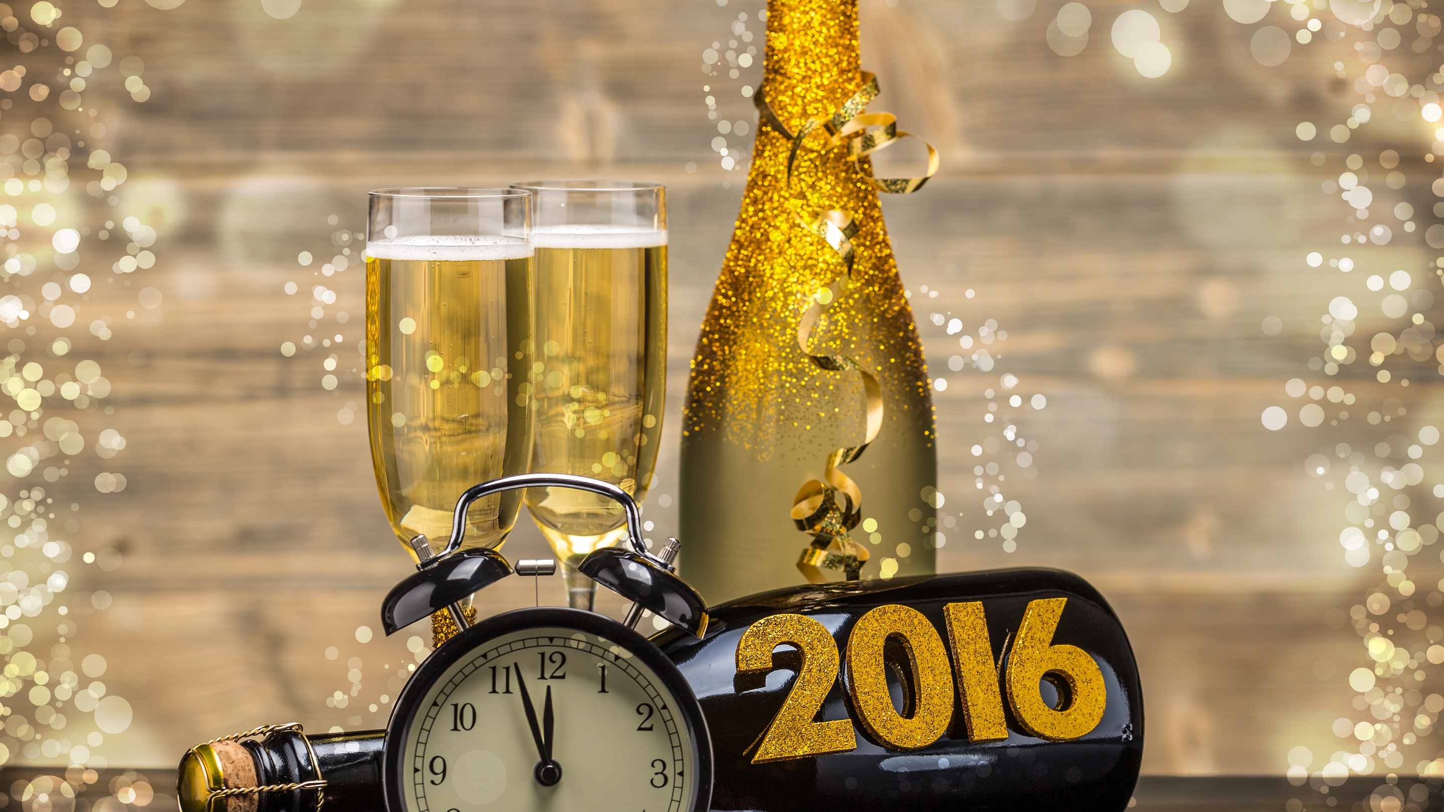 Картинка: Часы, 2016, шампанское, ленточка, блёстки, блики, фужеры, будильник, время