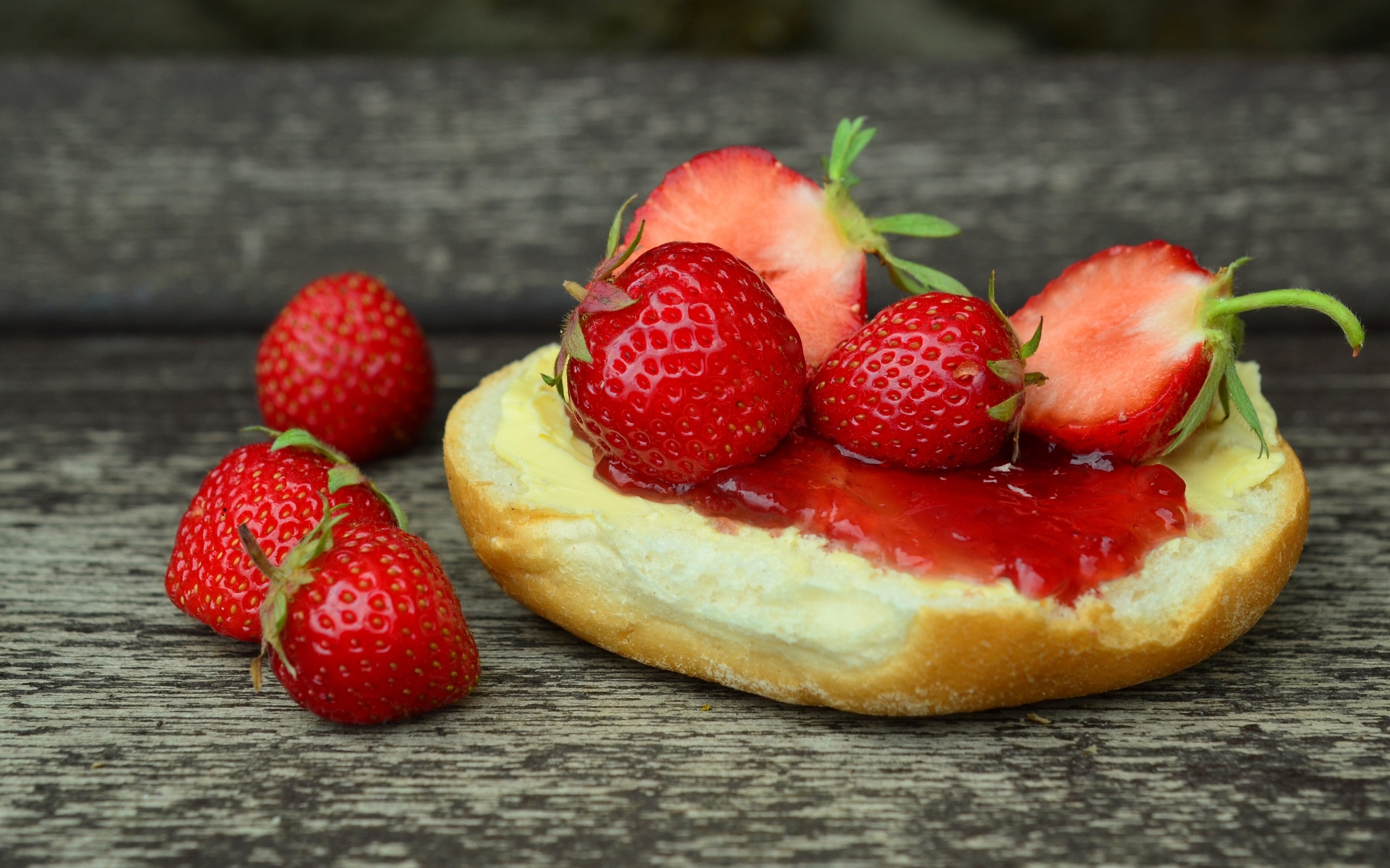 Image: Berries, strawberry, muffin