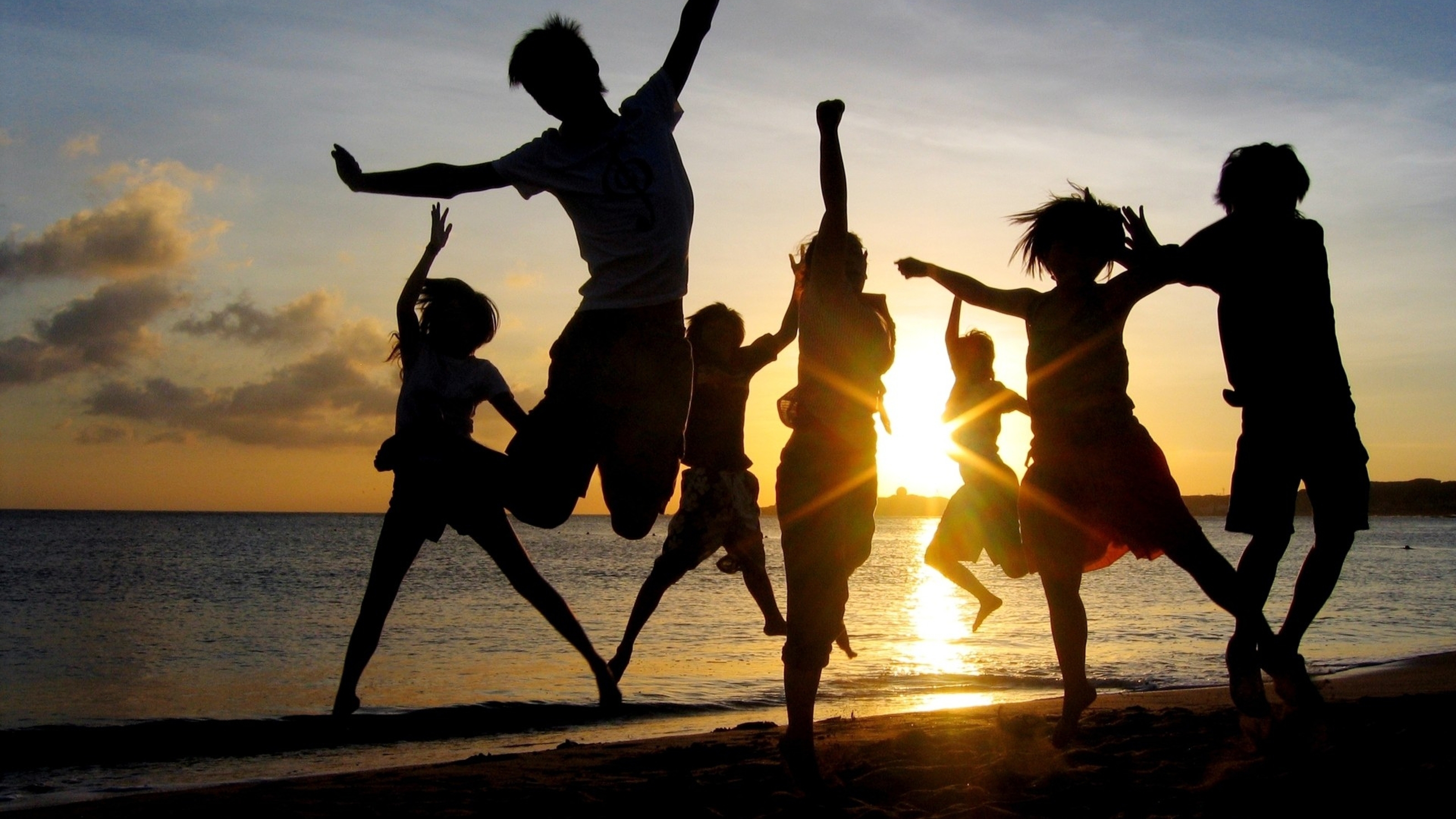 Image: People, silhouette, vacation, friends, fun, mood, sea, beach, sunset, sun, horizon, sky, clouds