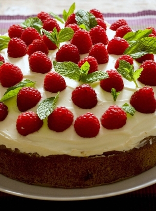 Image: Cake, pastries, berries, raspberry, cream, sweetness, mint