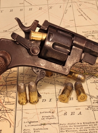 Image: Revolver, ammo, map