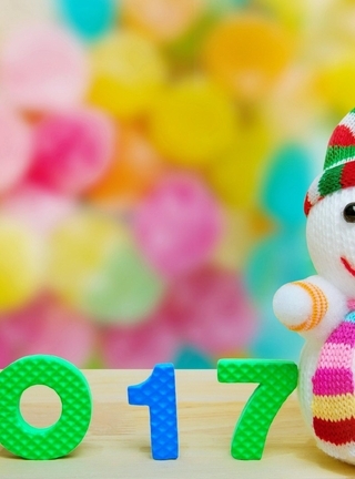 Image: New year, Christmas, snowman, date, numbers, hat, scarf, smile