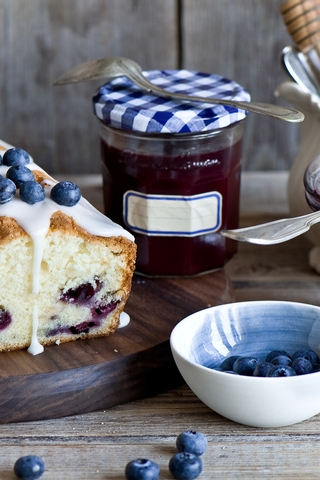 Image: Berries, jam, muffin, blueberry
