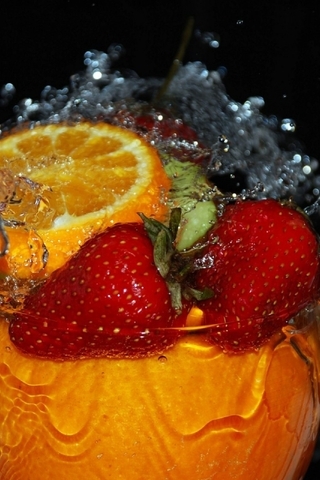 Image: Glass, liquid, spray, berries, strawberry, orange, water
