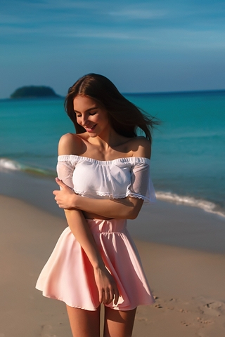 Картинка: Галина Дубененко, модель, улыбка, настроение, девушка, юбка, розовая, позирует, море, песок