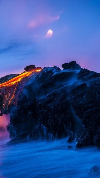 Image: Lava, rocks, water, vapours, boiling