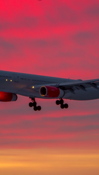 Картинка: Самолёт, вечер, посадка, приземляется, красное, небо, закат, огни, высота