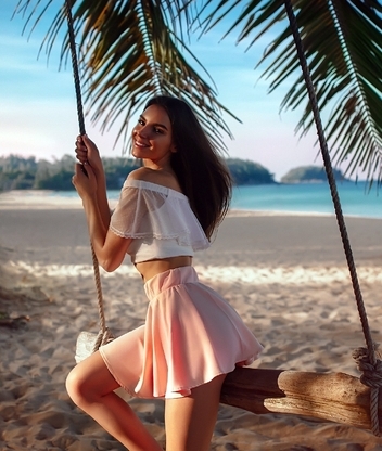Image: Galina Dubenenko, model, figure, girl, smile, mood, posing, sea, swing