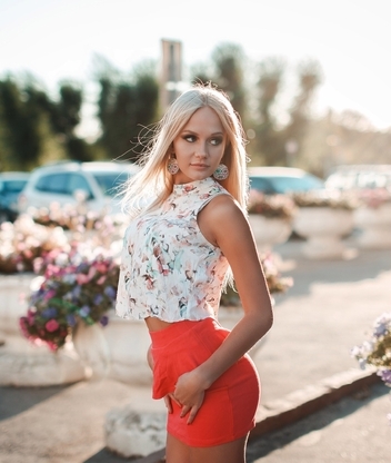 Image: Girl, blonde, posing, street, sun, Solovьev
