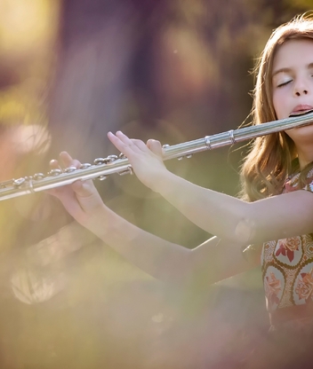 Image: Girl, flute, game, ringtone