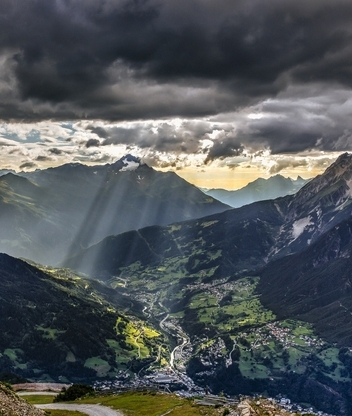 Image: Mountains, landscape, valley, village, sunlight, clouds