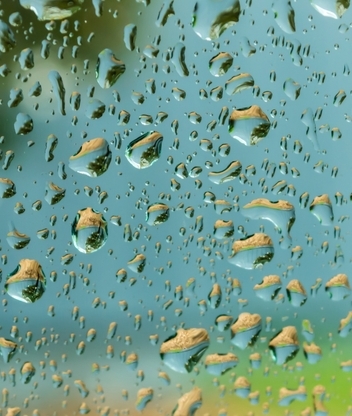 Image: Drops, water, glass, blurred background