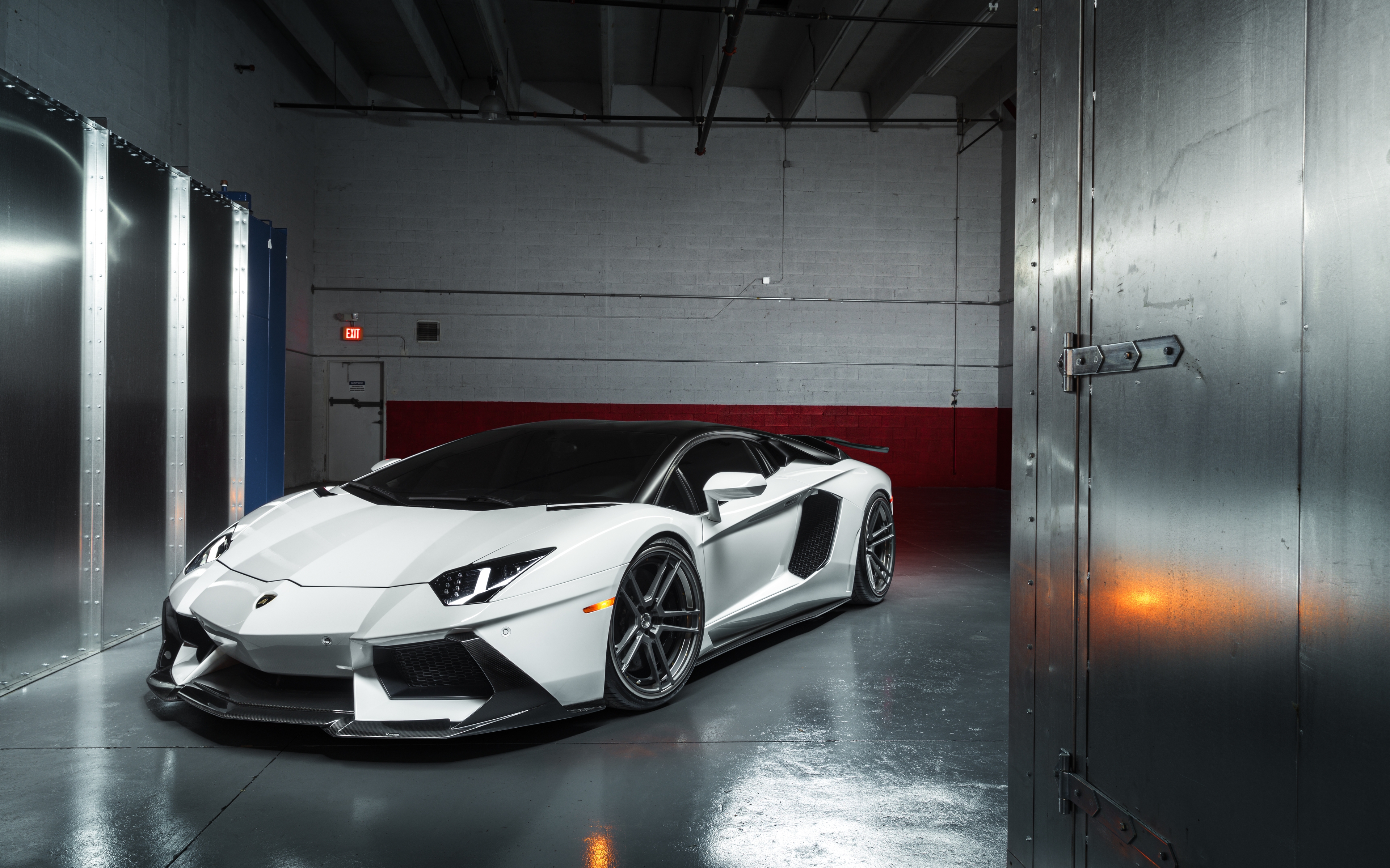 Картинка: Суперкар, гараж, белый, Lamborghini, Aventador