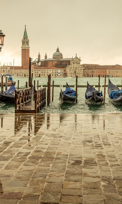 Image: Venice, Italy, building, lamppost, reflection, pier, gondola, boat, water