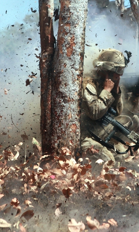 Image: Shot, weapon, rifle, SMAW, hand grenade launcher, trees, leaves, shock wave, soldiers, USA, exercises