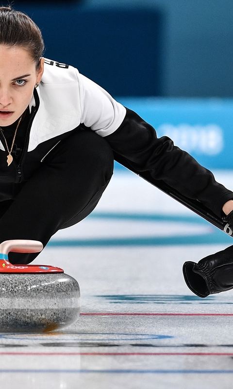 Image: Anastasia, Bryzgalova, Curling