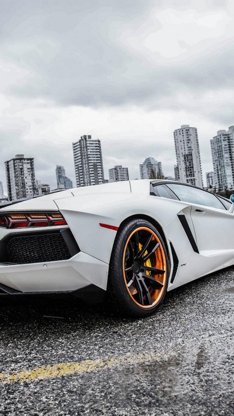 Картинка: Суперкар, Lamborghini, Aventador, диски, белый, небо, город