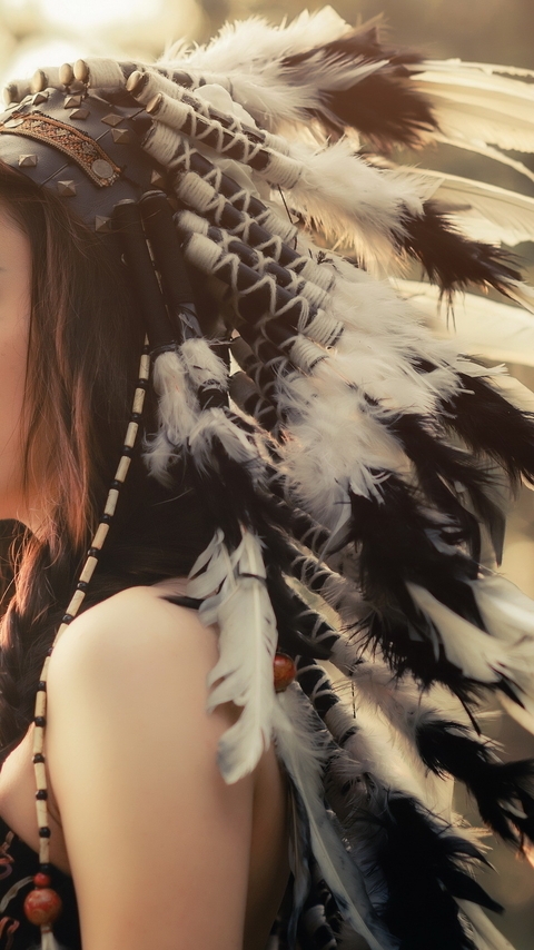 Image: Girl, brunette, Indian, feathers, hat, bokeh, blur