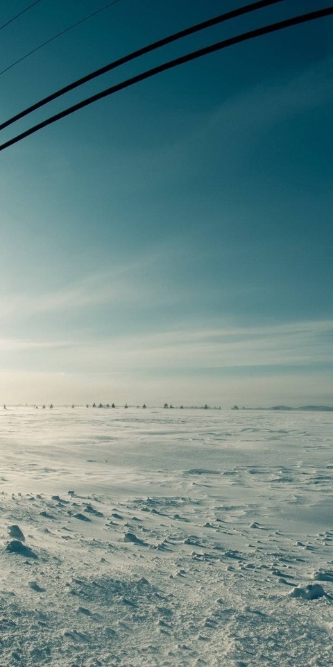 Картинка: Зима, небо, солнце, деревня, снег, дорога, опоры, линия, провода, электропередача, поле, горы