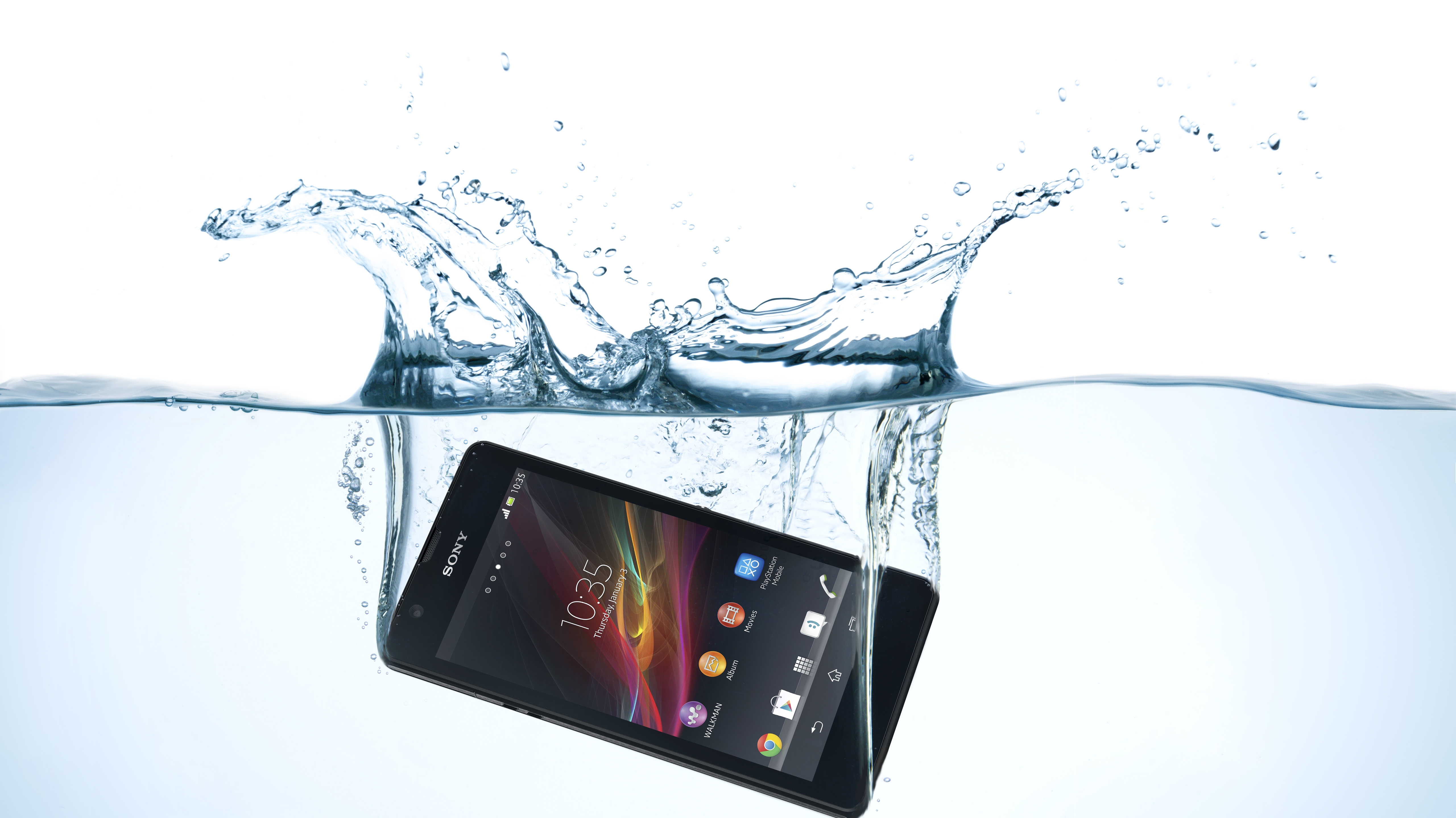 Вода в смартфоне что делать. Сони иксперия Водонепроницаемый. Смартфон. Если. Sony Xperia под водой. Телефон в воде.