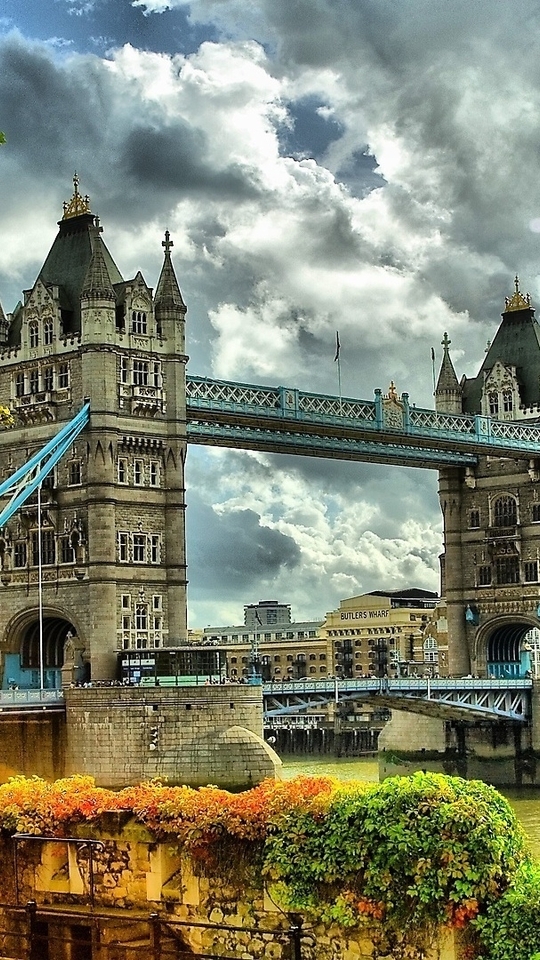 Картинка: Лондон, Англия, Тауэр, Тауэрский мост, река Темза, деревья, небо, облака