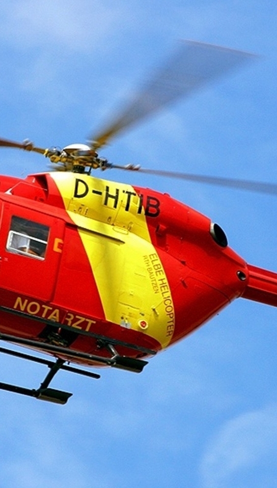 Image: Elbe helicopter, helicopter, red, yellow, screw, blades, flying, sky