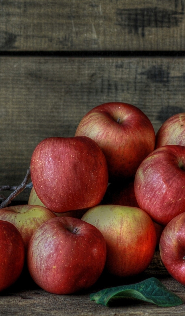 Image: Apples, red, ripe, crop