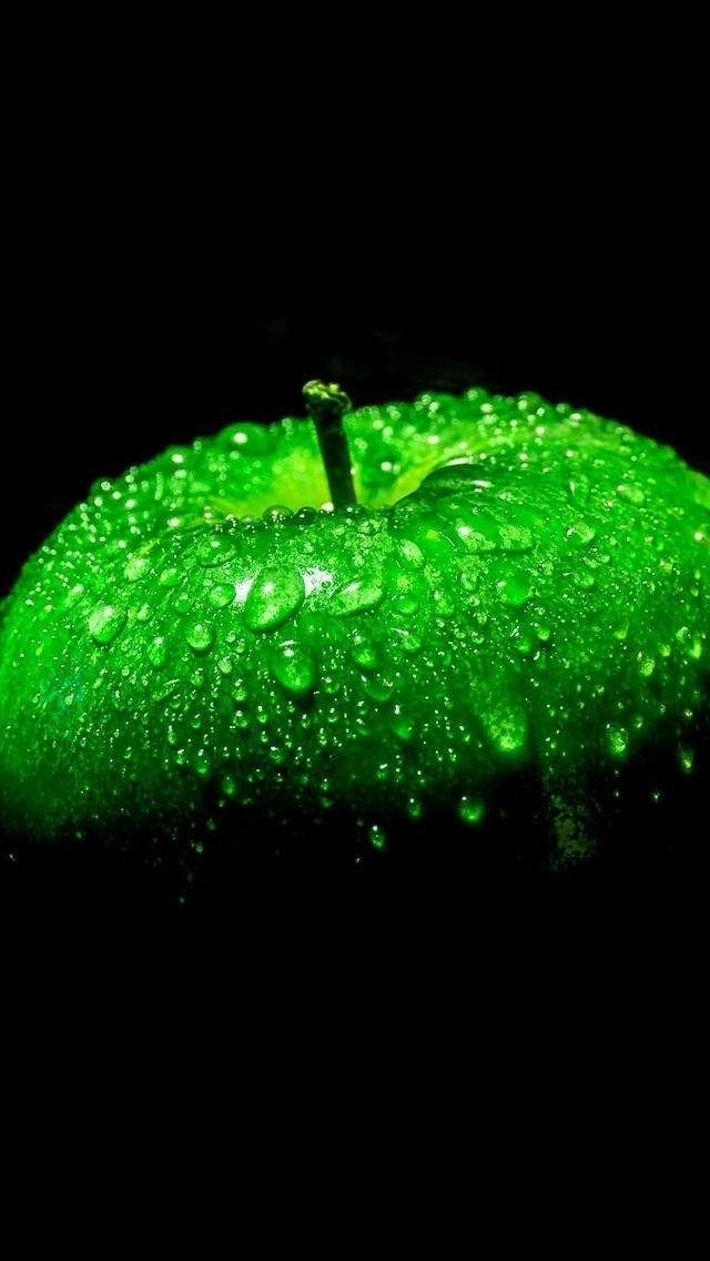 Image: Apple, green, drops, light, black background