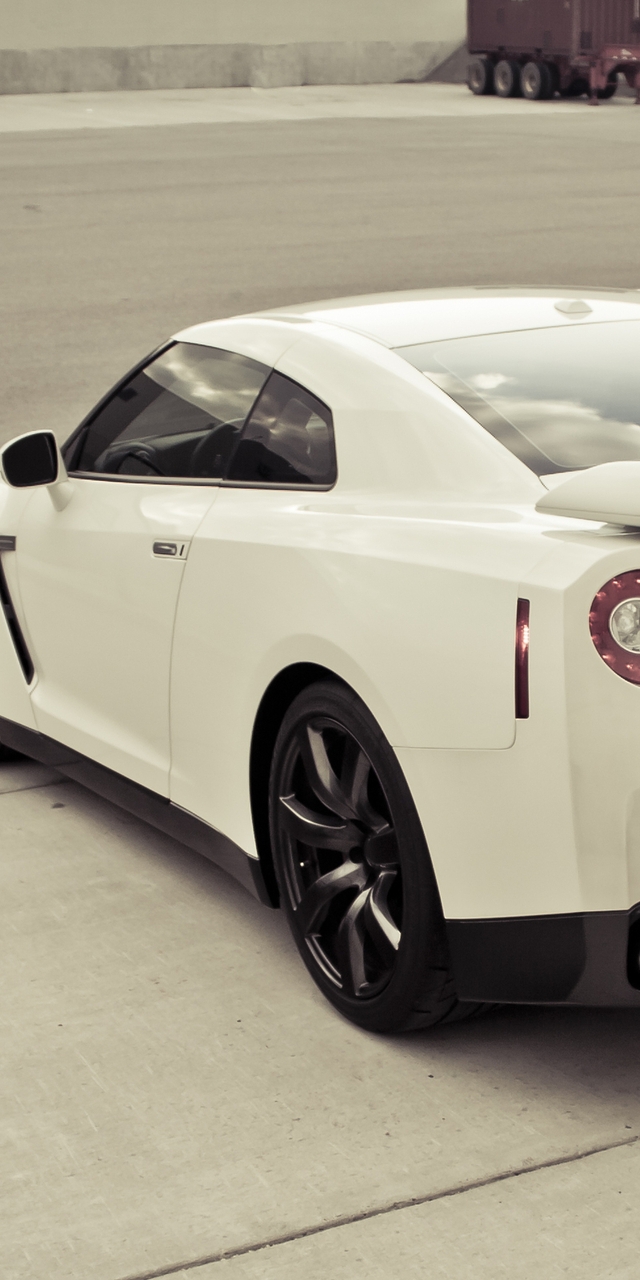 Картинка: Белый, Nissan GTR, спуск