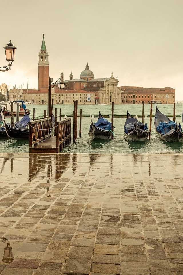 Image: Venice, Italy, building, lamppost, reflection, pier, gondola, boat, water