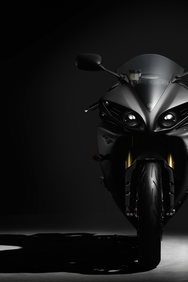 Картинка: Yamaha, спортбайк, мотоцикл, чёрный, фары, колесо, тень, свет