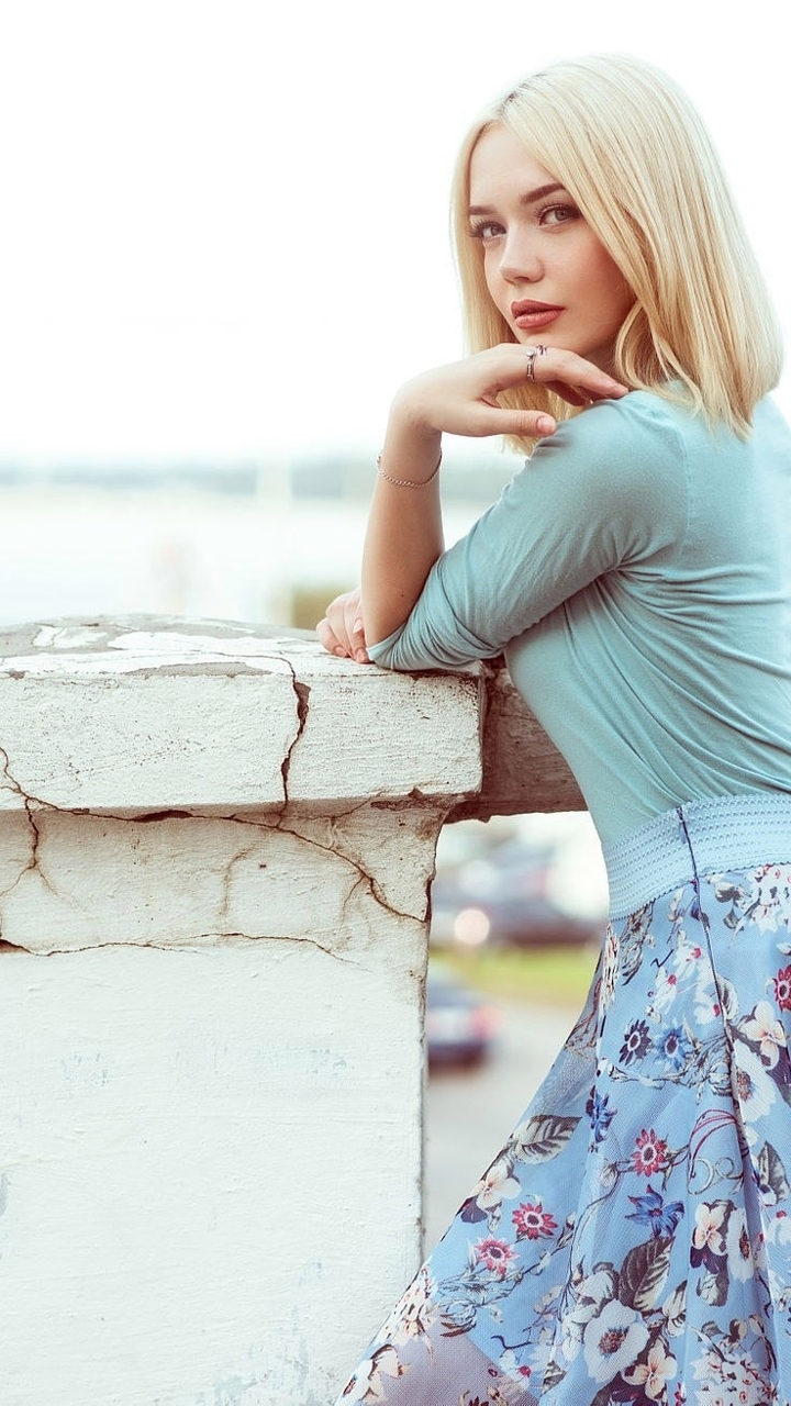 Image: Blonde, girl, model, fence, dress