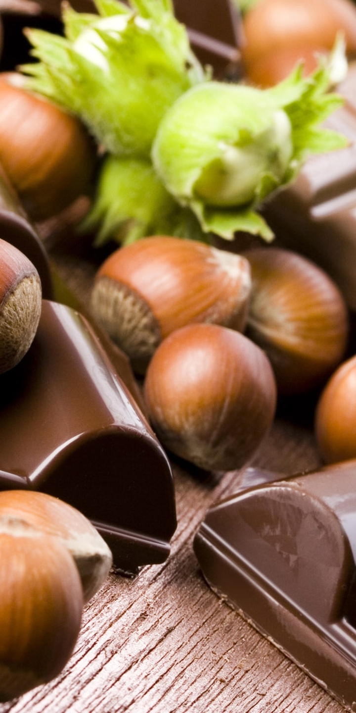 Image: Chocolate, walnuts, hazelnuts, sweetness
