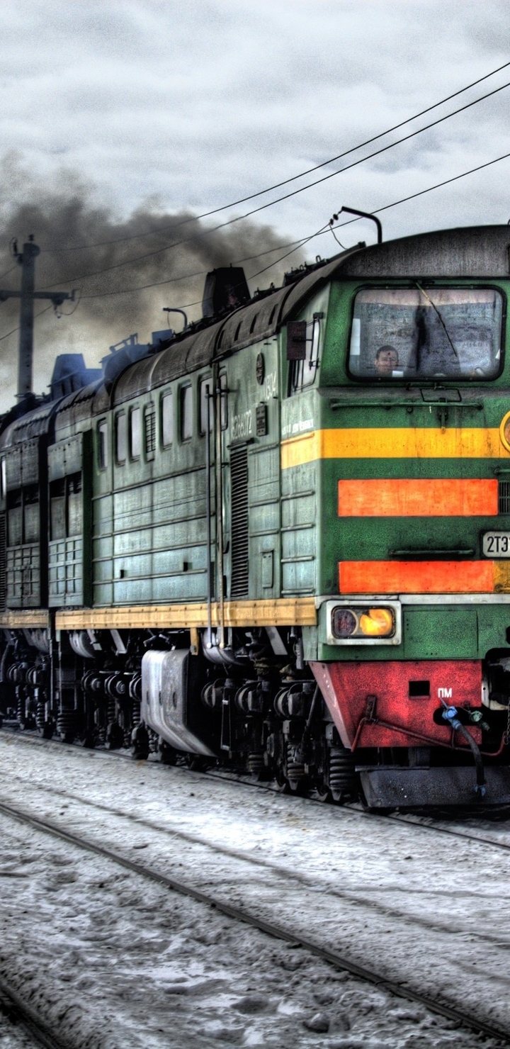 Картинка: Поезд, железная дорога, рельсы, провода, дым, копоть, зима, снег, машинисты
