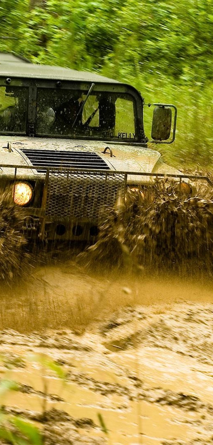 Image: Hummer, mud, splashes, camouflage, army