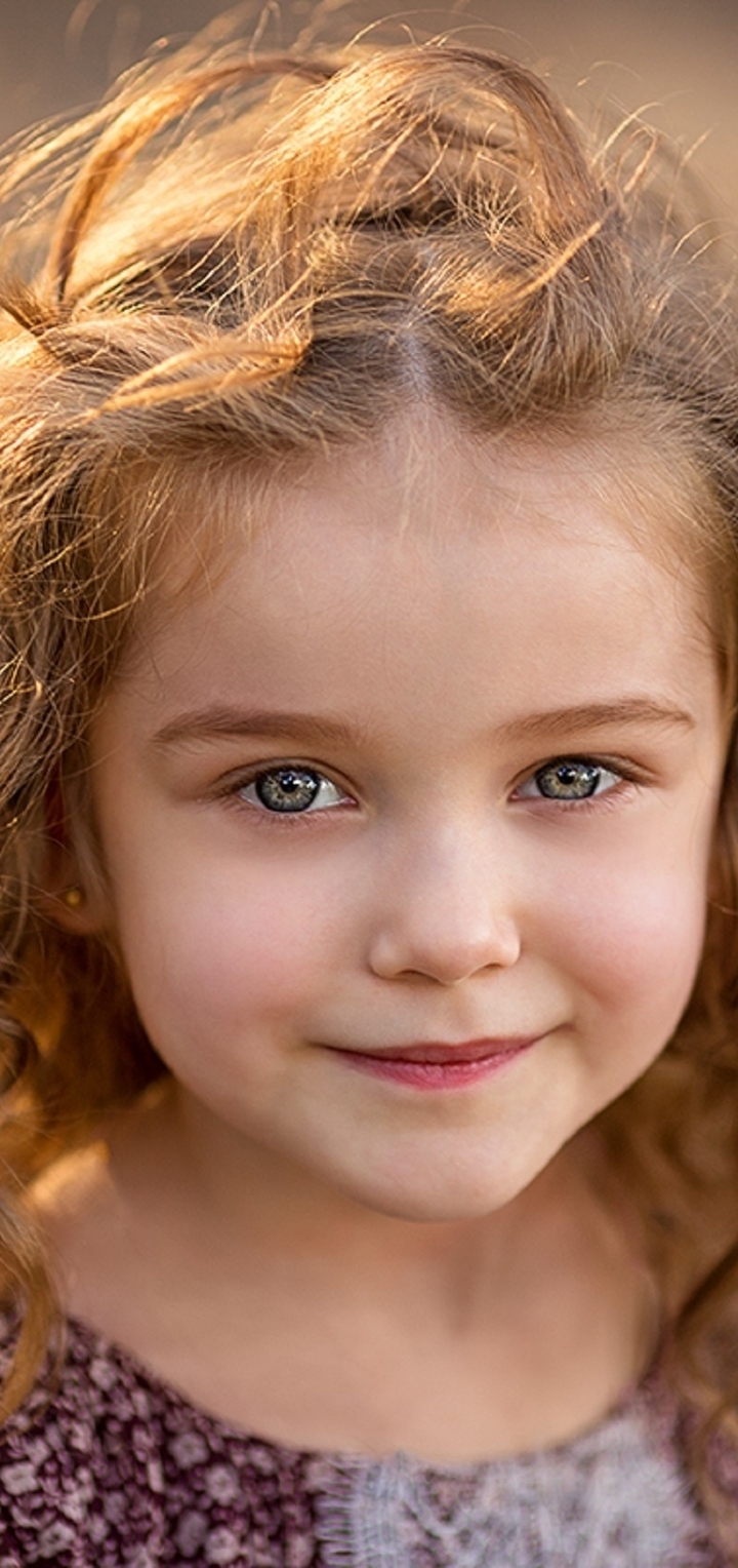Картинка: Девочка, кудрявая, волосы, взгляд, улыбка, Екатерина Штерн, фотограф
