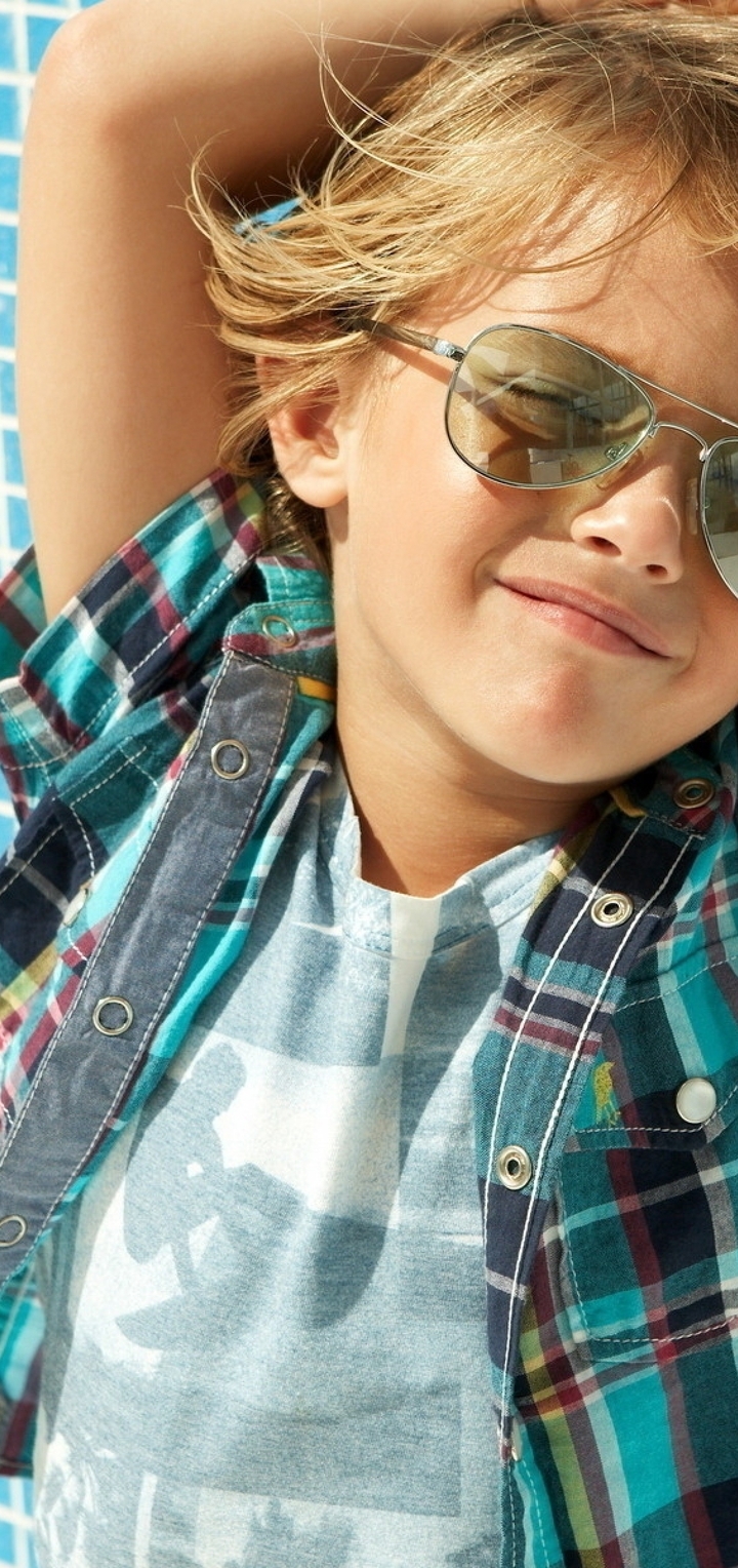 Картинка: Мальчик, очки, лицо, рубашка, улыбка, настроение, лето, солнце, тень
