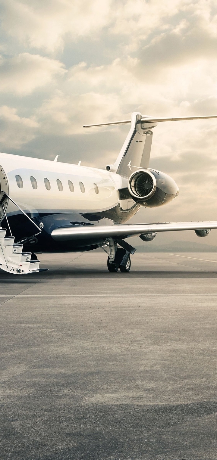 Image: Embraer Legacy 500, Jackie Chan, actor, man, standing, glasses, sky, clouds