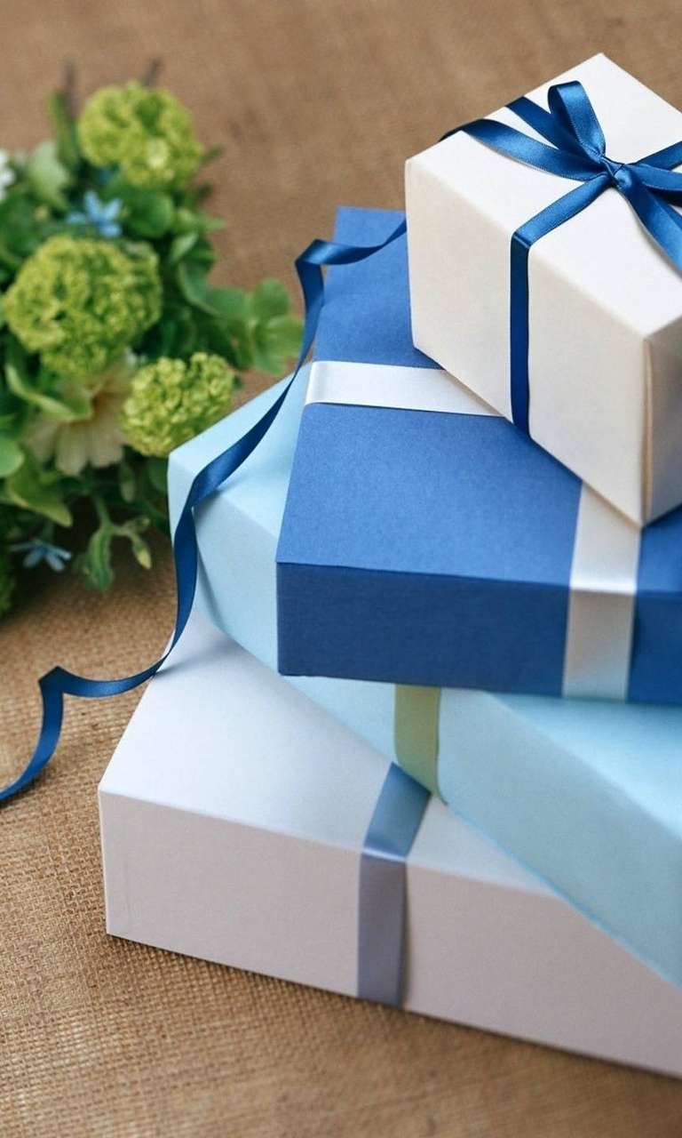 Image: Boxes, gifts, ribbons, flowers