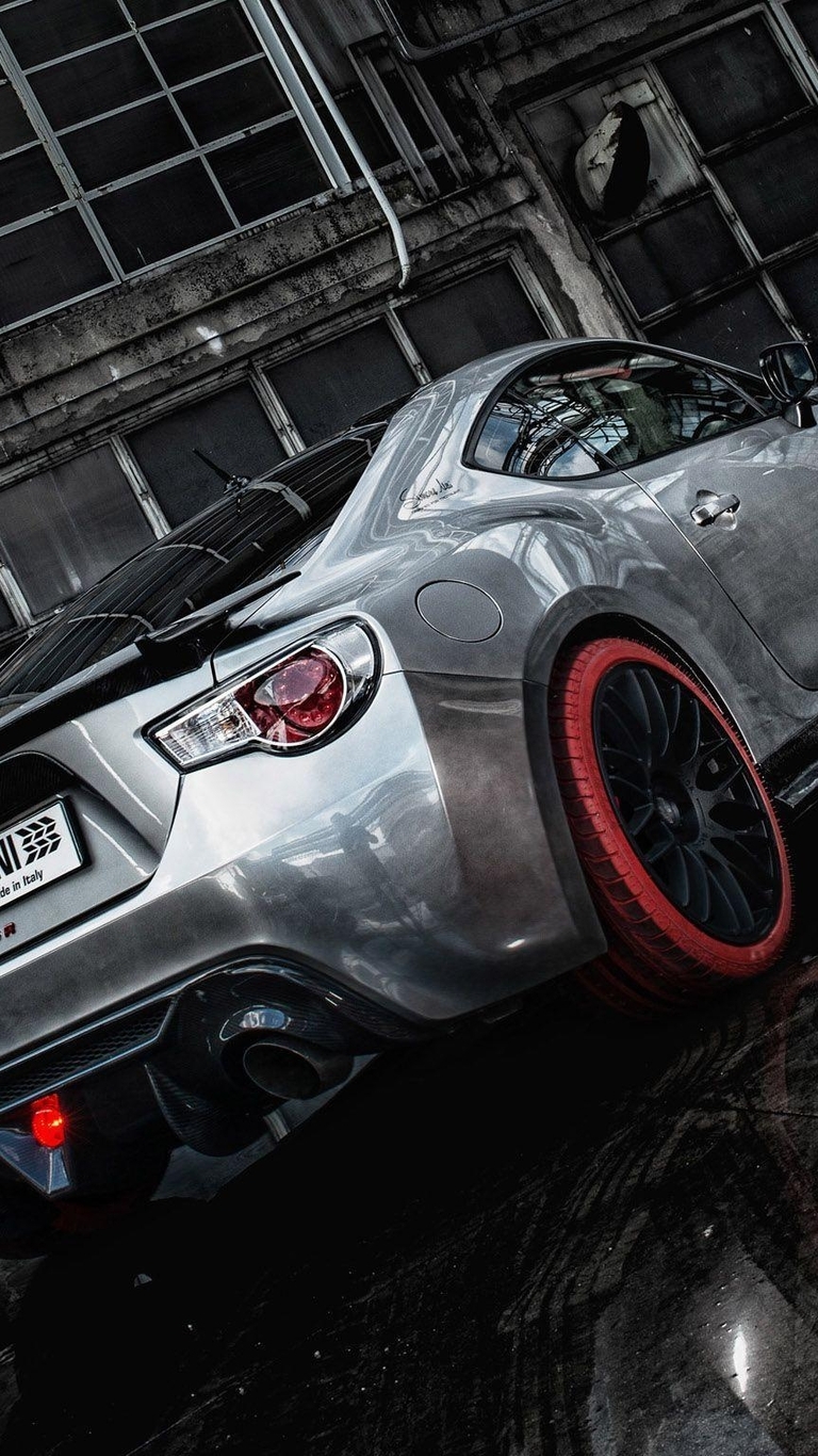 Image: Toyota, GT86-R, silver, Marangoni, red tyres, reflection