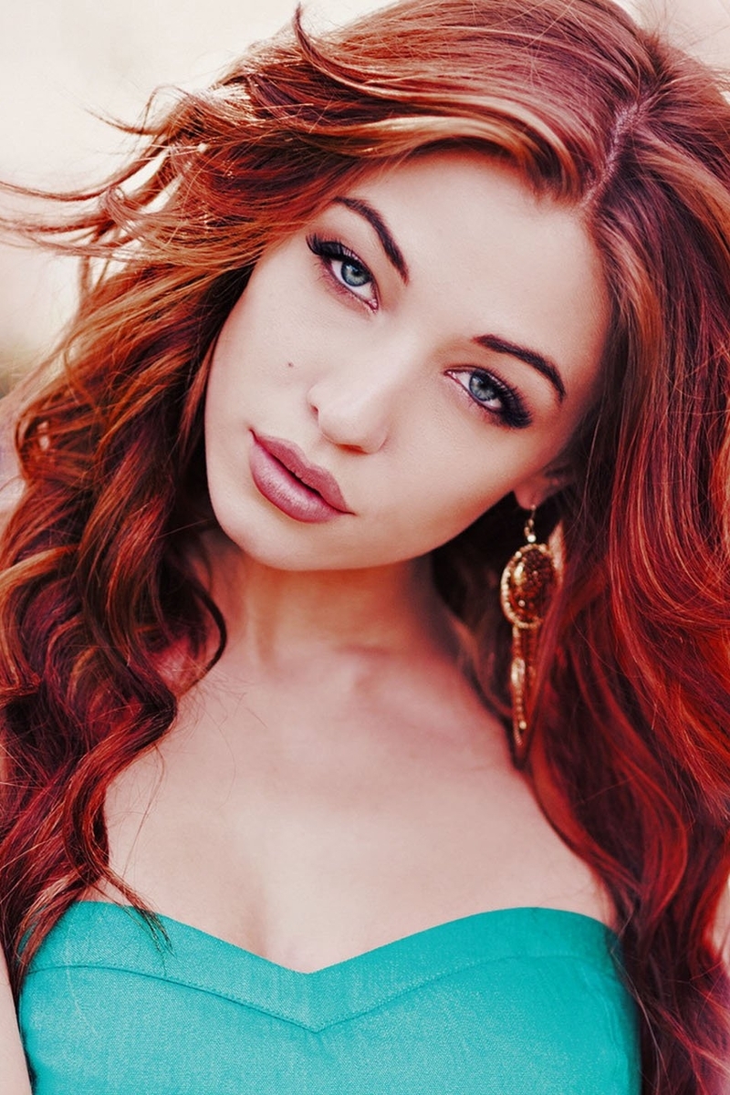 Image: Girl, red, hair, look, eyes, makeup, earrings