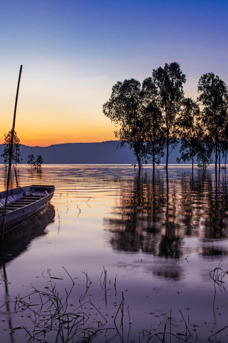 Картинка: природа, лодка, озеро, деревья, закат
