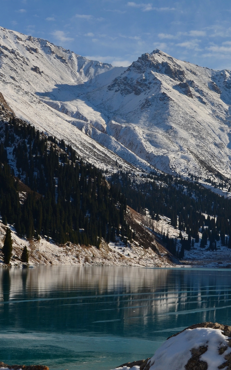 Image: Mountains, lake, spruce, winter