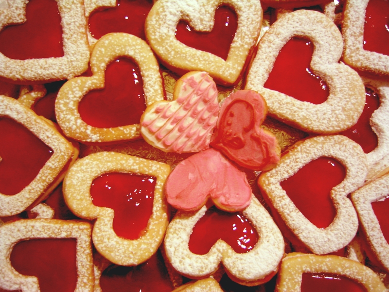 Image: Cookies, form, heart, jelly, powdered sugar