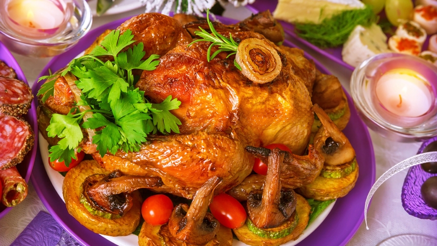 Image: Dish, chicken, parsley, tomatoes, mushrooms, candles, feast