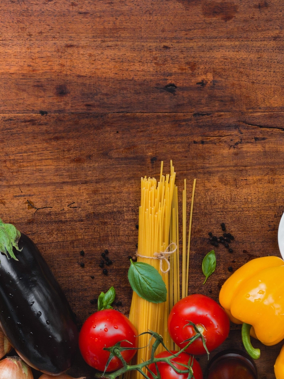 Картинка: Макароны, баклажан, паста, спагетти, помидоры, перец, лук, овощи