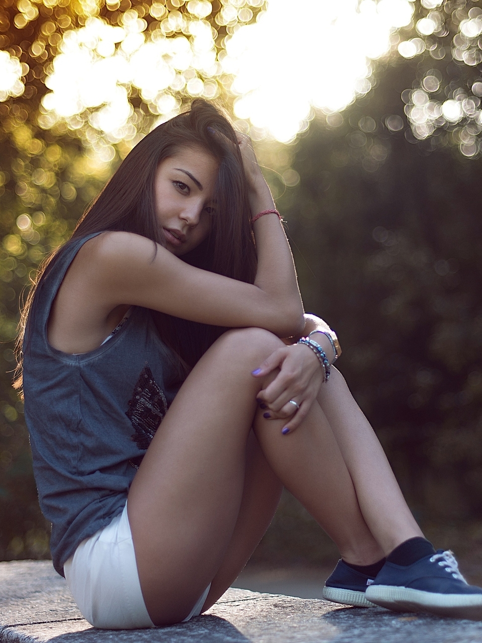 Image: Brunette, sitting, eyes, legs, white shorts, Asian