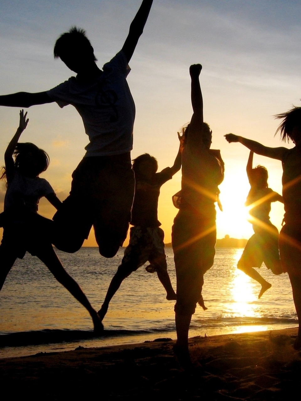 Image: People, silhouette, vacation, friends, fun, mood, sea, beach, sunset, sun, horizon, sky, clouds
