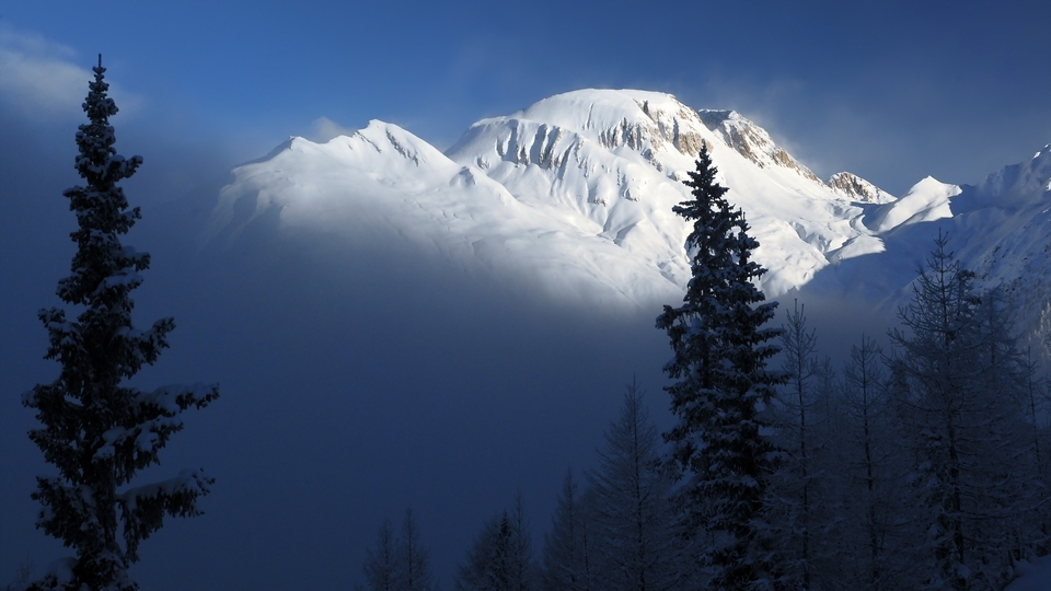 Image: Landscape, mountains, snow, fog, lighting, conifers